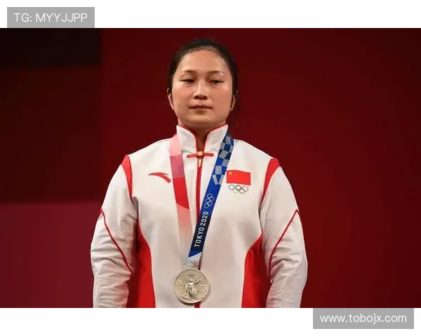 廖秋云居然在训练场上带娃？这生活节奏真不是一般人扛得住！